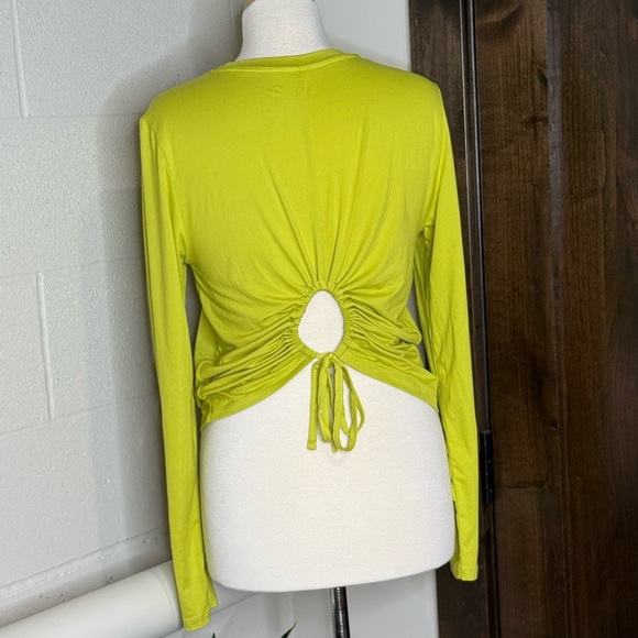 Neon yellow Jessica Simpson Active long sleeve athletic tie back hole detail L - Picture 2 of 5